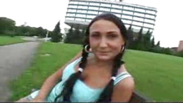 رجل افلام سكس اجنبي مدبلج عربي غريب يتمتع برائحة الإبطين والقدمين